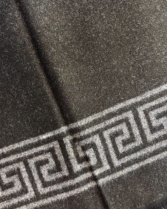 مشکی-مربع-پیچ-در-پیچ